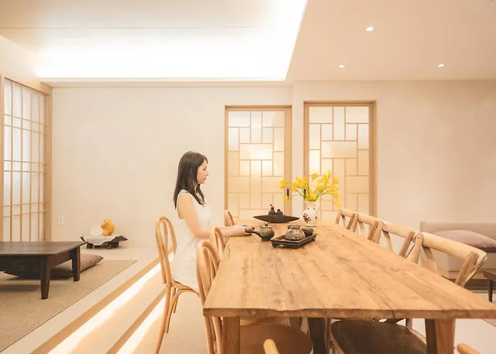 희재,서면역 도보 2분,침대10개,22명 단체숙소,자쿠지,3박이상 픽업, 5박이상 픽드랍서비스 * Busan